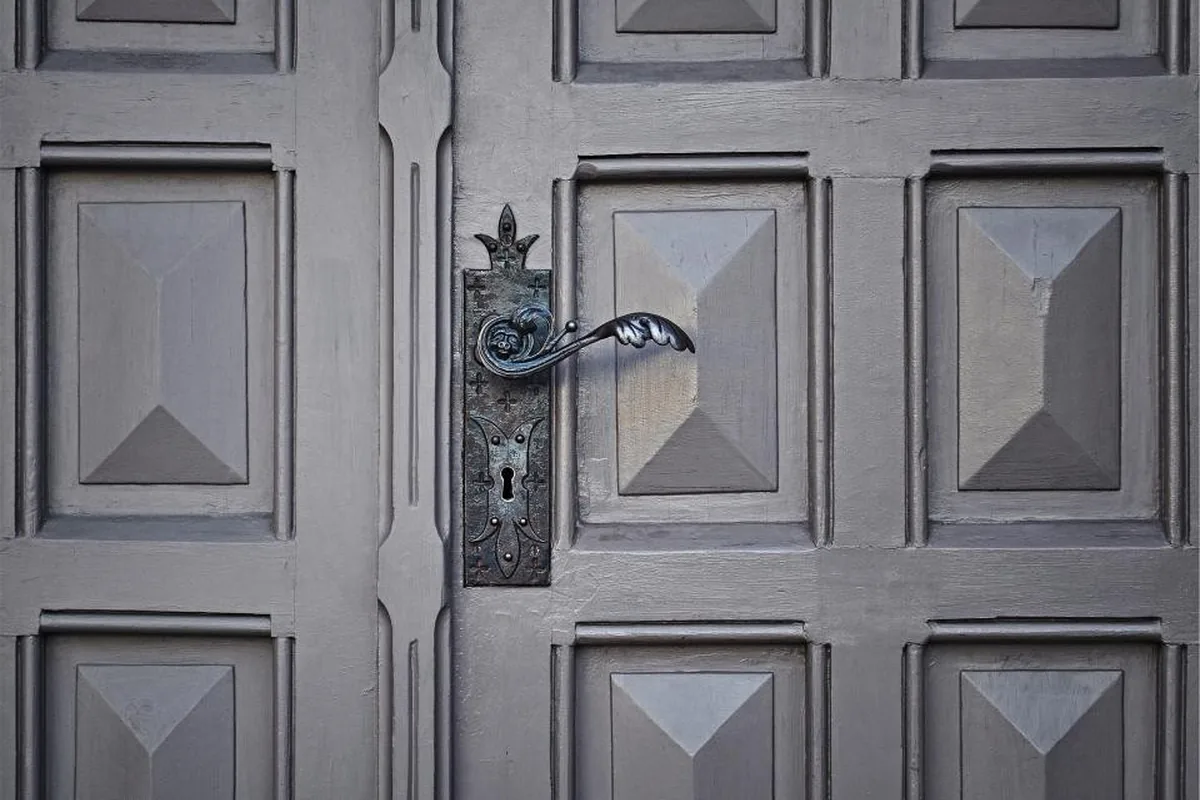 Adjust Door