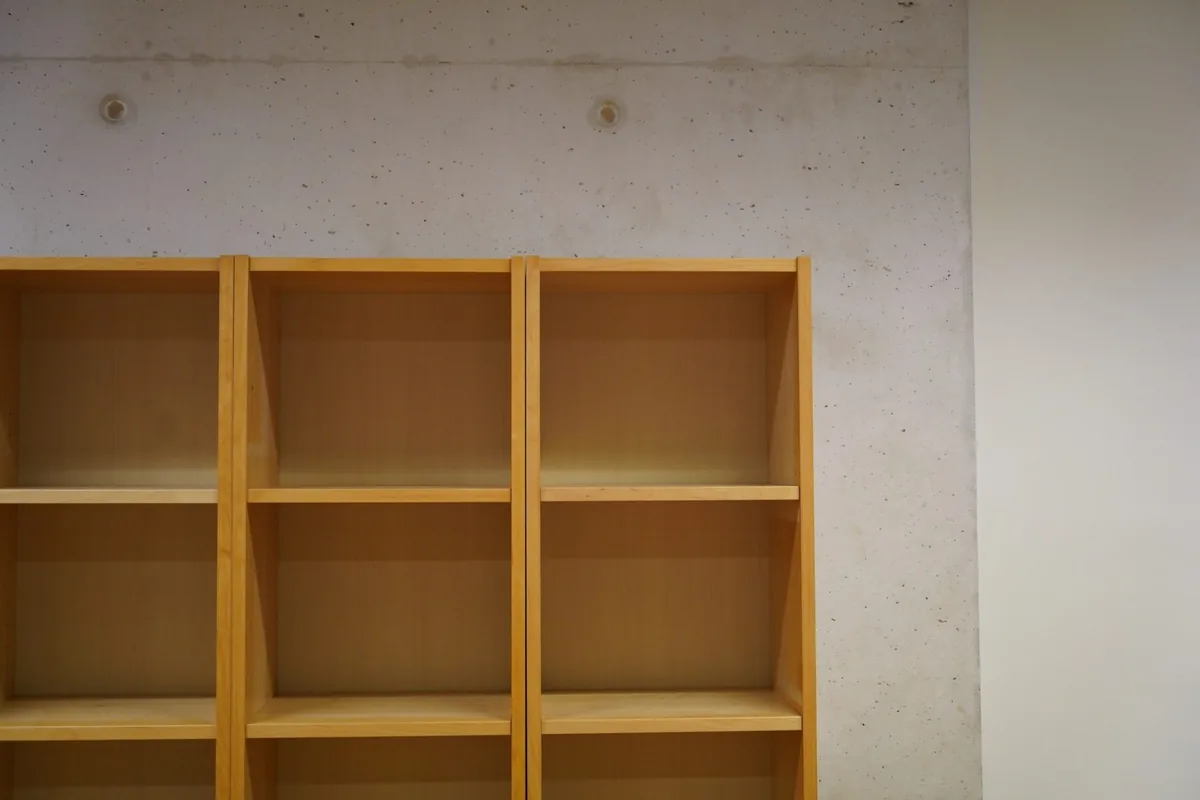 Assemble Shelves
